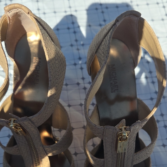 MICHAEL Michael Kors Tan and Gold Heels - Picture 14 of 14